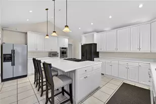 1040 Lindridge Dr NE, Atlanta, GA 30324 - Photo 12