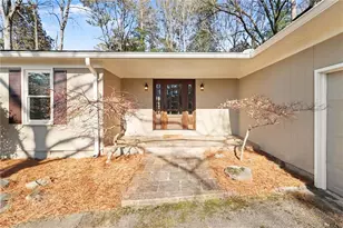 9310 Martins Lake Dr, Roswell, GA 30076 - Photo 2