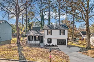 3959 Wood Path Dr, Stone Mountain, GA 30083 - Photo 2