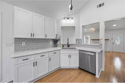 367 Ayelsbury Court, Sugar Hill, GA 30518 - Photo 6