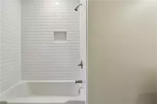 22 Peachtree Hills Ave NE, Atlanta, GA 30305 - Photo 26