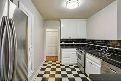 22 Peachtree Hills Avenue NE, Atlanta, GA 30305 - Photo 10