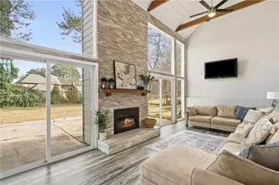 4047 Meadow Way, Marietta, GA 30066 - Photo 14