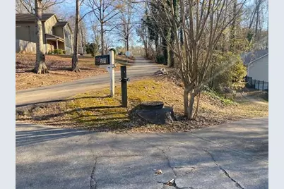 501 Wilbanks Street, Buford, GA 30518 - Photo 2