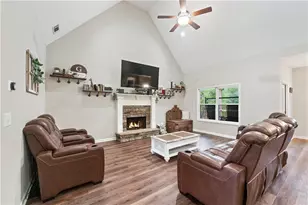 240 Oakwood Dr, Commerce, GA 30529 - Photo 6