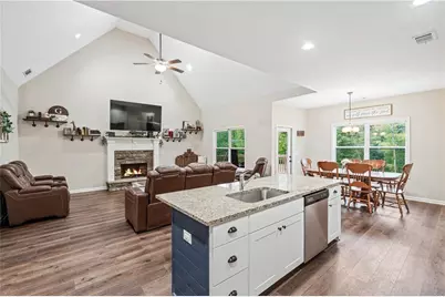 240 Oakwood Drive, Commerce, GA 30529 - Photo 12