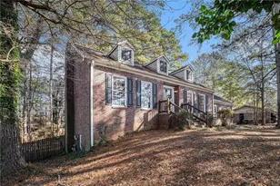 4521 S Roberts Dr, Sugar Hill, GA 30518 - Photo 2