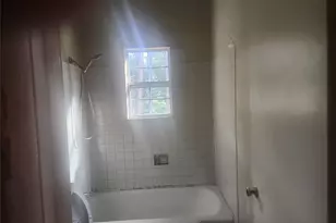 1586 Mary George Ave NW, Atlanta, GA 30318 - Photo 4