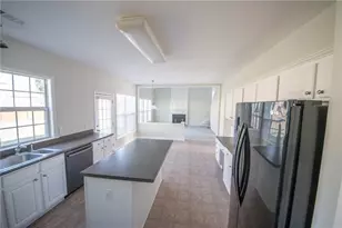 8145 Lockslay Way, Suwanee, GA 30024 - Photo 6