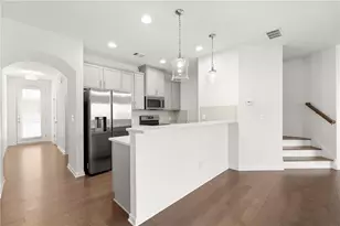 2212 Triple Crown Ln, Lithonia, GA 30058 - Photo 2