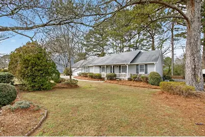 2045 Skyland Glen Drive, Snellville, GA 30078 - Photo 2