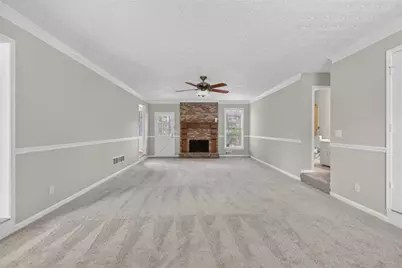 2045 Skyland Glen Drive, Snellville, GA 30078 - Photo 4
