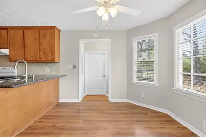 2045 Skyland Glen Drive, Snellville, GA 30078 - Photo 10