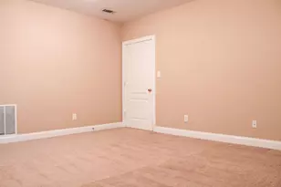 401 Myrtle Ct, Loganville, GA 30052 - Photo 12