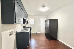 6496 Raymond Dr, Union City, GA 30291 - Photo 6