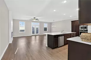 1127 Lucan Ln, Lawrenceville, GA 30043 - Photo 4