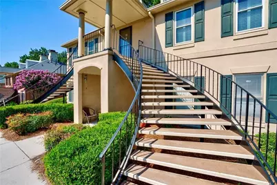 1 Plantation Drive NE #B, Atlanta, GA 30324 - Photo 2