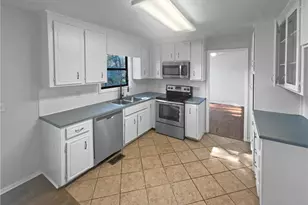 21 Wayne Dr SW, Cartersville, GA 30120 - Photo 2