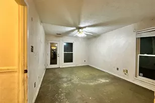 1001 Lake Pointe Cir, Roswell, GA 30075 - Photo 10