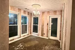 1001 Lake Pointe Cir, Roswell, GA 30075 - Photo 4