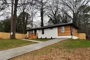 2131 Holly Hill Dr, Decatur, GA 30032 - Photo 2