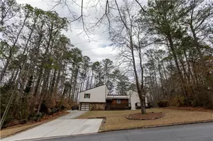 4735 N Springs Rd NW, Kennesaw, GA 30144 - Photo 2