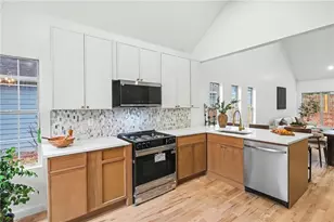 2768 Royal Bluff, Decatur, GA 30030 - Photo 18