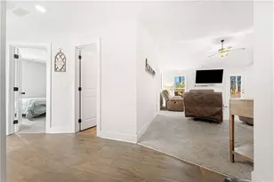 328 Walnut Dr, Hartwell, GA 30643 - Photo 4