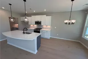 728 Crystal Lk Pkwy, Hoschton, GA 30548 - Photo 2