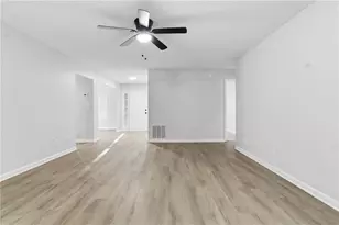 2110 Meadow View Ct, Grayson, GA 30017 - Photo 18