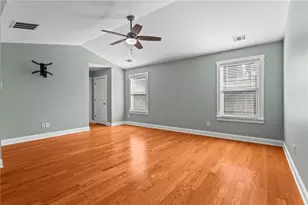 2043 Village Crest Dr NW, Atlanta, GA 30318 - Photo 18