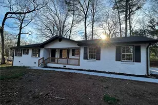 841 Woods Ct, Lawrenceville, GA 30044 - Photo 2