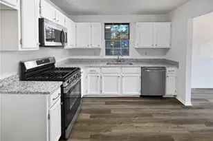 587 Tarragon Wy SW, Atlanta, GA 30331 - Photo 2