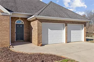 1117 Brooks Rd, Pendergrass, GA 30567 - Photo 2