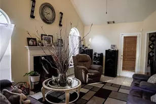 493 E Lake Dr, Riverdale, GA 30274 - Photo 4