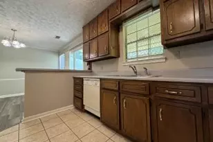 8170 Canyon Forge Dr, Riverdale, GA 30274 - Photo 8