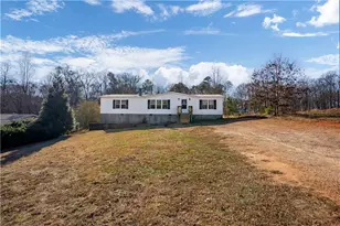 6688 Lookout Ct, Lula, GA 30554 - Photo 1