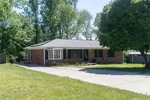 724 Camelot Way, Norcross, GA 30071 - Photo 2