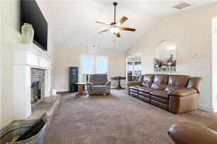 41 Colonial Ct, Jefferson, GA 30549 - Photo 6