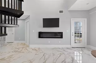 1074 Peachtree Walk NE, Atlanta, GA 30309 - Photo 8