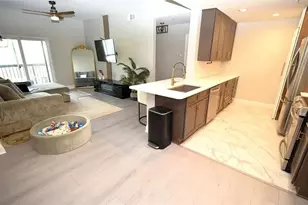 1074 Peachtree Walk NE, Atlanta, GA 30309 - Photo 2