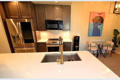 1074 Peachtree Walk NE, Atlanta, GA 30309 - Photo 4