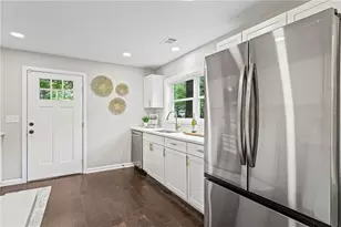 1995 Venetian Dr SW, Atlanta, GA 30311 - Photo 14