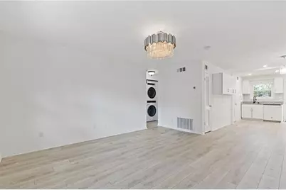 3510 Roswell Road #APT C2, Atlanta, GA 30305 - Photo 4