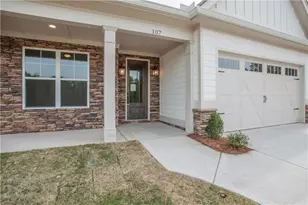 107 Magnolia Ln, Carrollton, GA 30117 - Photo 2