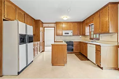 4113 Falcon Shores Court NW, Acworth, GA 30101 - Photo 10