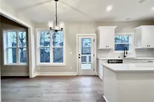 22 Lakewood Ct SE, Cartersville, GA 30120 - Photo 6