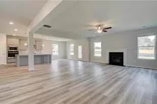 804 Moreland Dr, Hampton, GA 30228 - Photo 10