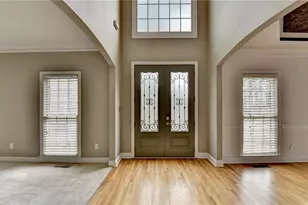 1015 Rowe Oak Cir, Lawrenceville, GA 30043 - Photo 8