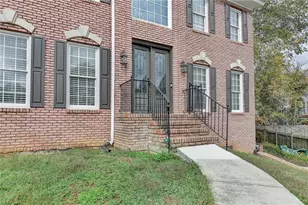 1015 Rowe Oak Cir, Lawrenceville, GA 30043 - Photo 4